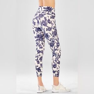 Fabletics legging Define power hold high waisted capri in adalia color